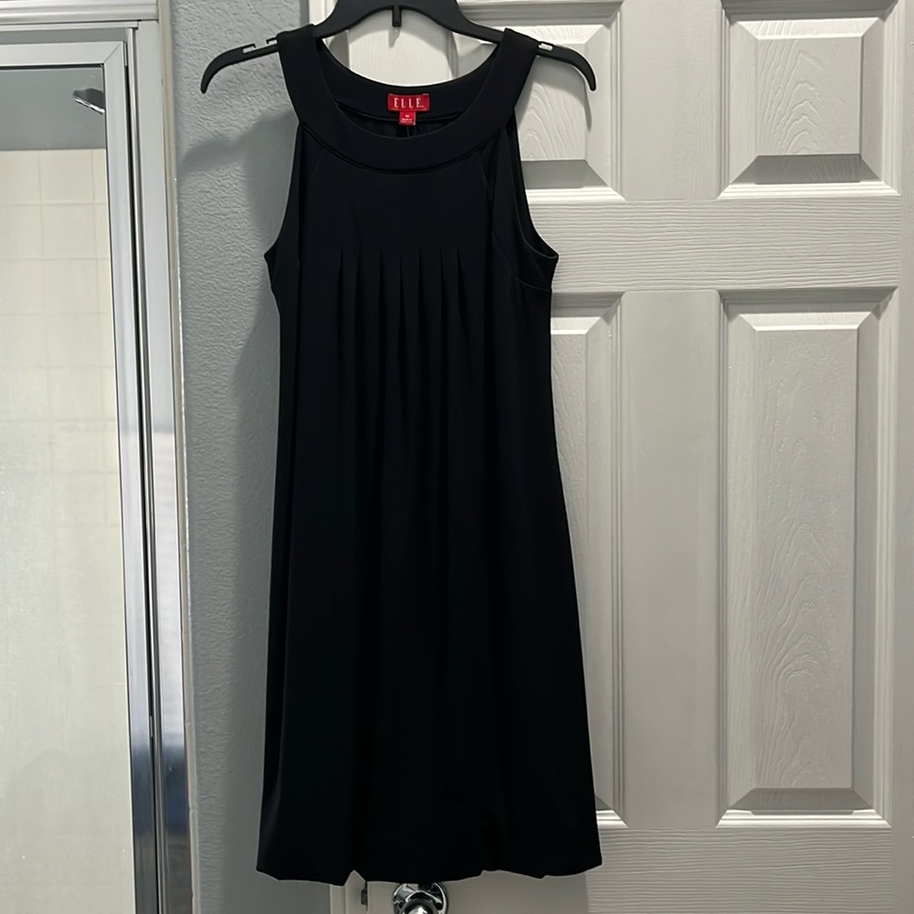 ELLE size Medium Black Sleeveless Bubble Hem Dress only worn a couple of times